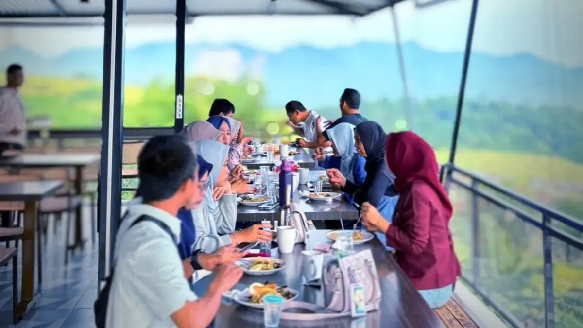 Calmara Cafe Kuningan: Kombinasi Menu Kekinian, Menginap di Sawah, dan Ruang Kerja Fleksibel Calmara Cafe Kuningan: Kombinasi Menu Kekinian, Menginap di Sawah, dan Ruang Kerja Fleksibel