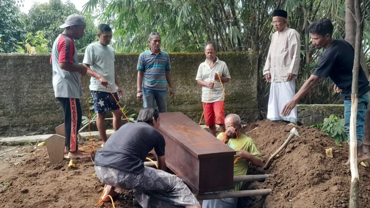 Jenazah Egi Ramadan Dimakamkan di Gombang