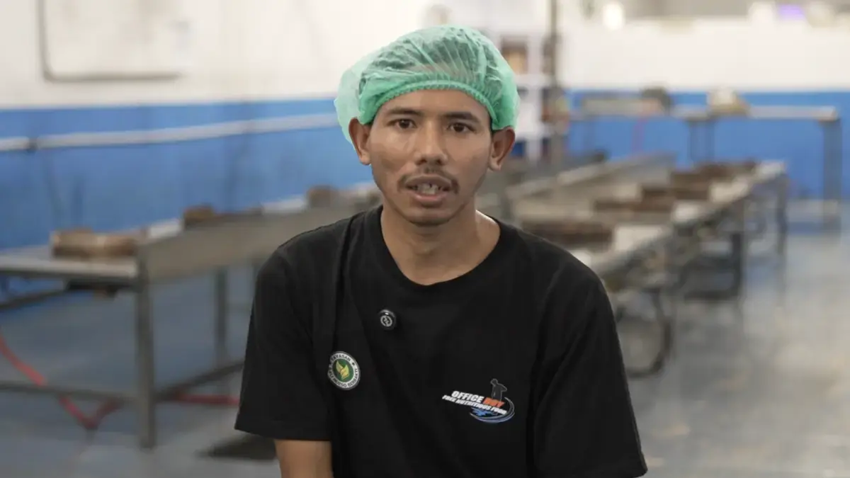 Jadi Difabel karena Kecelakaan, Susanto Jadi Tulang Punggung Dapur MBG susanto koki sppg pojok karanganyar