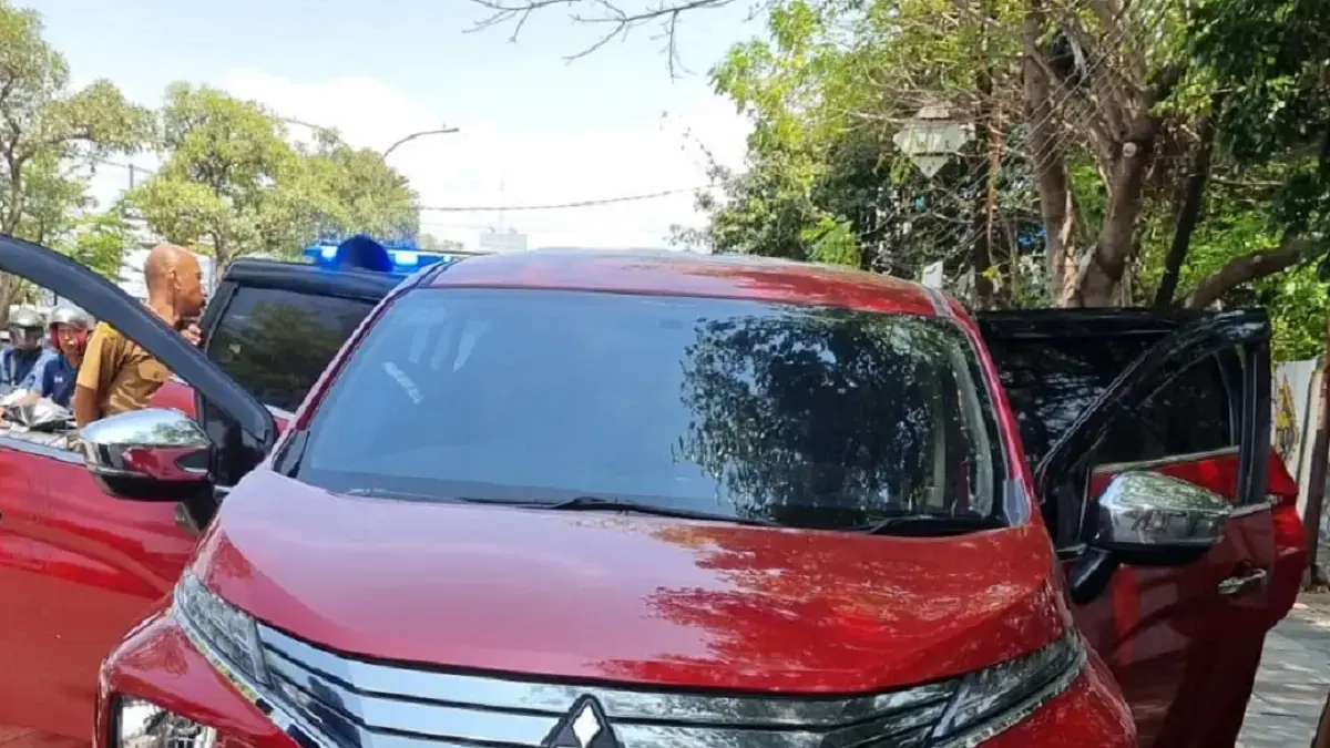 pengemudi xpander serangan jantung di jl cipto cirebon