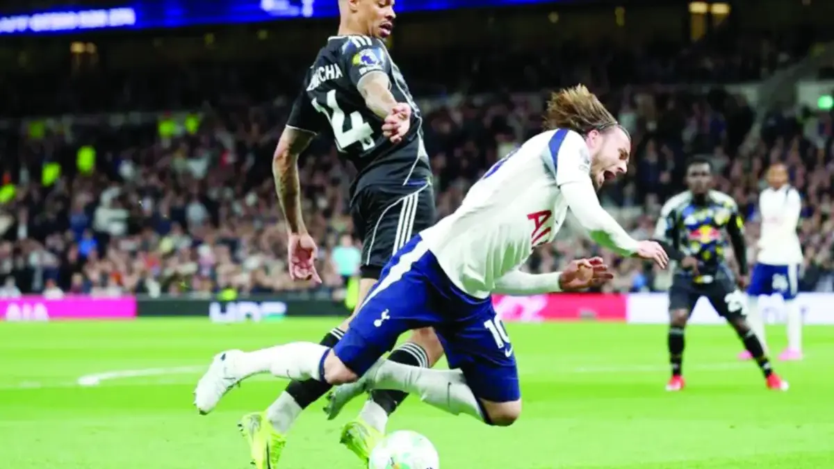 Liga Premier Beri Klarifikasi soal Kontroversi VAR di Duel Tottenham vs Leedss James Maddison