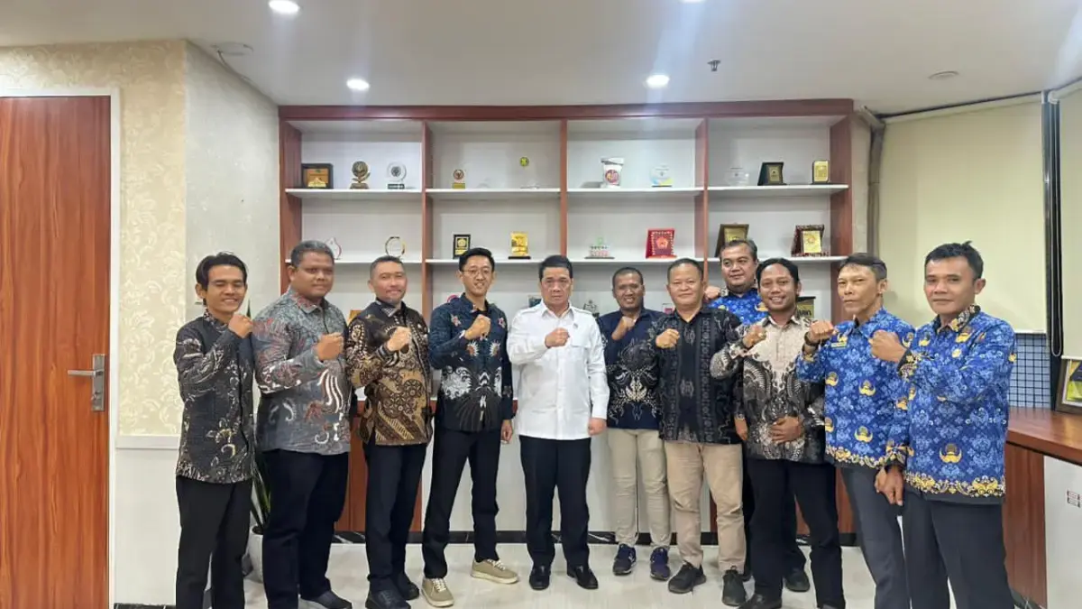 APEMI Respons Tantangan Wamendes PDT untuk Susun Modul Budidaya Melon Nasional Menteri Desa dan Pembangunan Daerah Tertinggal