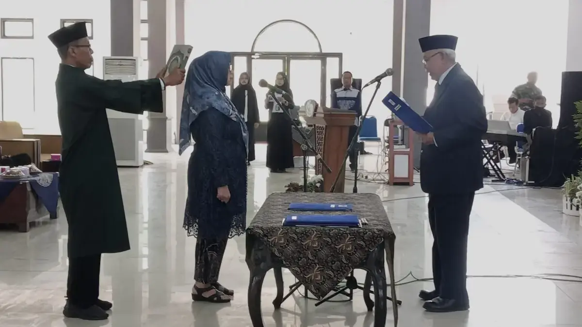 Prof Ipong Resmi Jadi Rektor Unwir, LLDIKTI dan Bupati Tekankan Tata Kelola Kampus dan SDM Dosen Rektor Unwir Indramayu