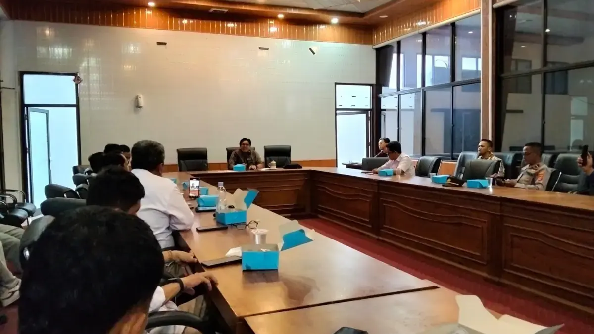 DPRD Cirebon Desak Pemkab Segera Terbitkan Perbup Pajak Mamin Wakil Ketua DPRD Kabupaten Cirebon, R Hasan Basori SE MSi
