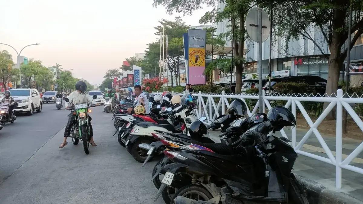 terparkir depan CSB