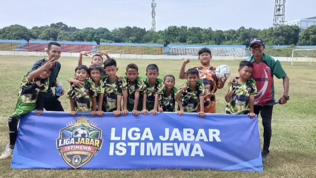 BANGGA: SSB Garuda Jaya KU 10 asal Kedawung, Kabupaten Cirebon memastikan diri melangkah ke Zona Provinsi Jawa