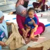 Seorang Anak Ditinggal Orang Tuanya