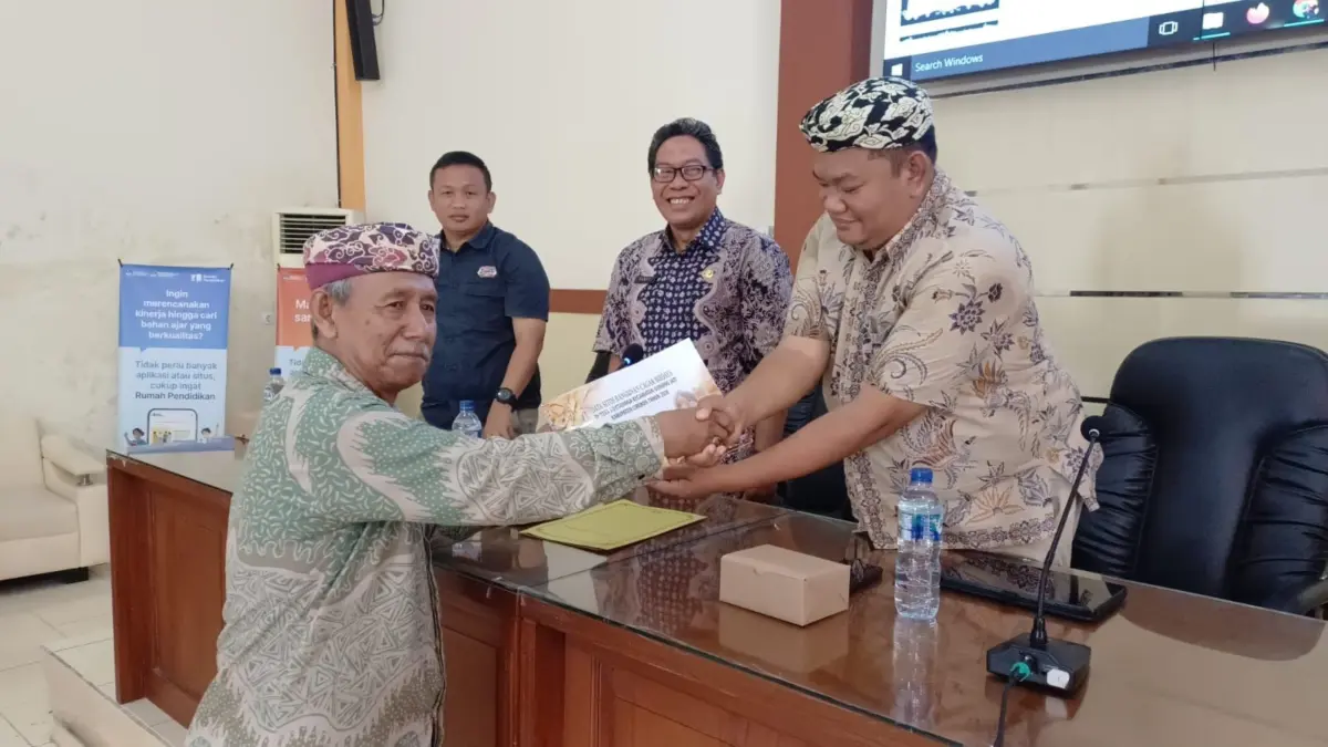 Kepala Disbudpar Kabupaten Cirebon, Fajar Sutrisno SSi