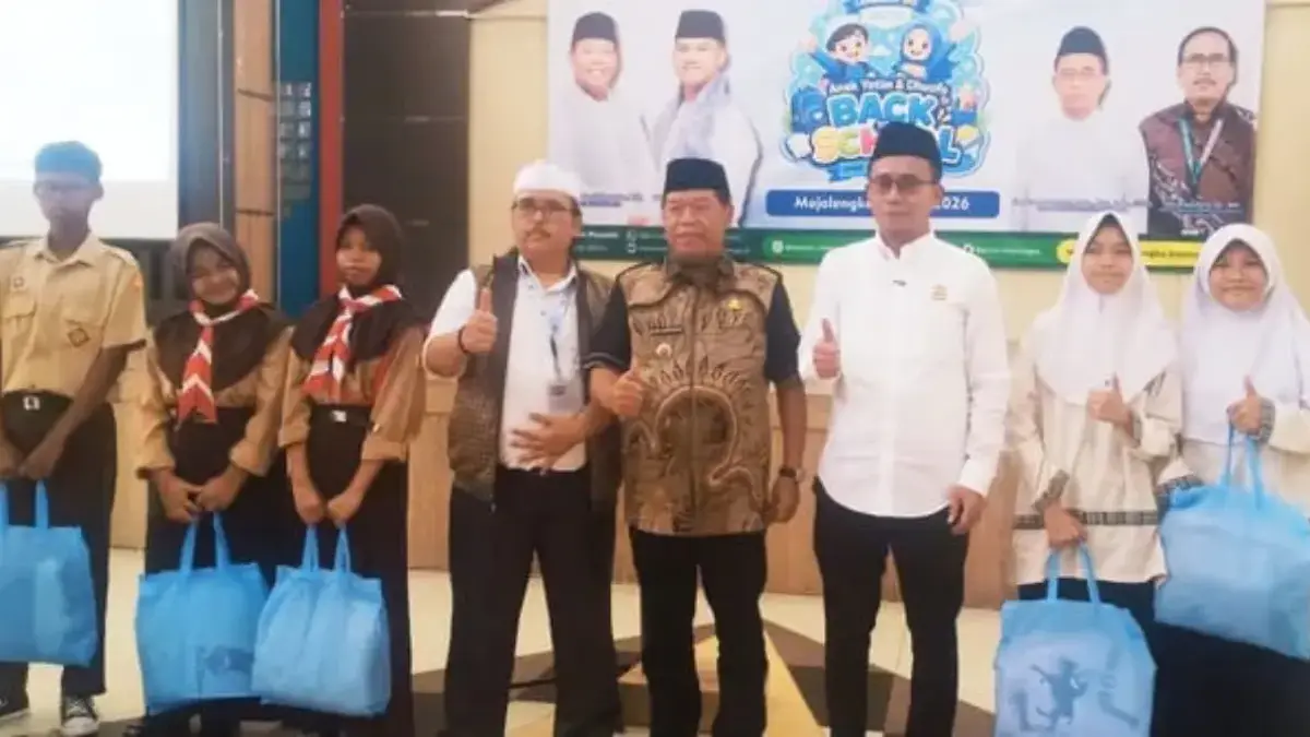 Baznas dan PT Diamond Internasional Indonesia Salurkan 100 Paket Perlengkapan Sekolah Baznas dan PT Diamond