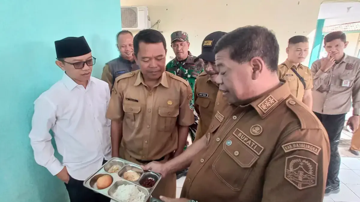 Bupati Minta Menu MBG Bisa Diseragamkan, Warning SPPG Jangan Kejar Untung Bupati Eman Cek MBG.
