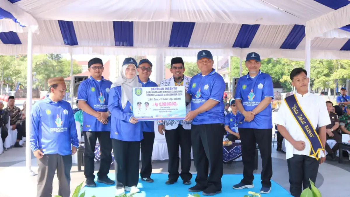 Bupati Lucky Hakim Gelontorkan Dana Hibah Rp13 Miliar untuk Guru MDT dana hibah