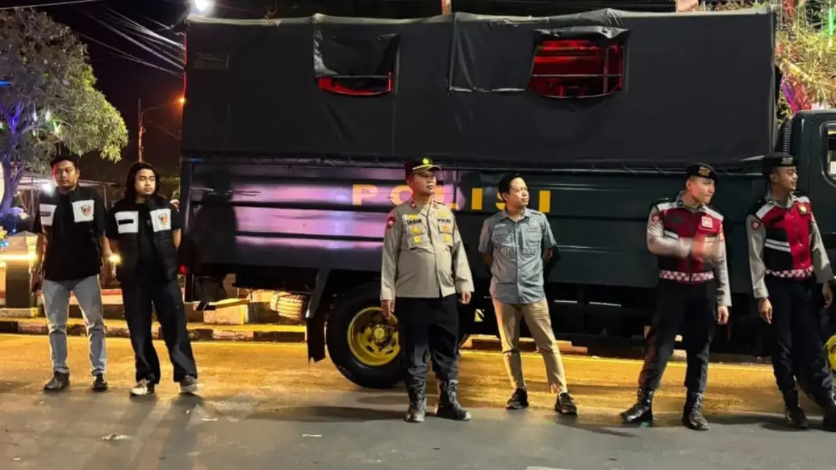 Polres Indramayu Gelar Patroli Skala Besar Antisipasi Gangguan Kamtibmas Personel Polres Indramayu melaksanakan KRYD