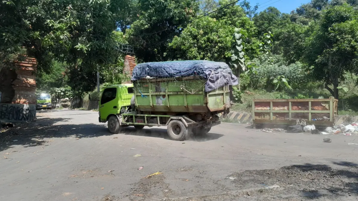 Akses TPAS Gunung Santri Ditutup Lagi