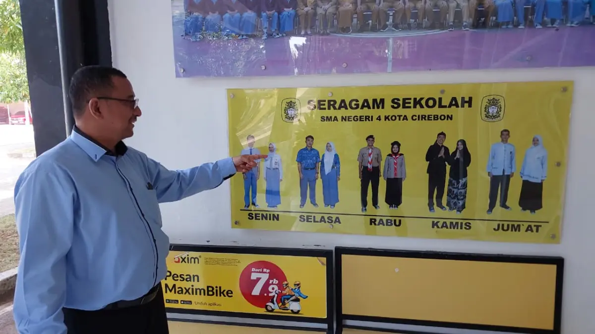 Bebaskan Orang Tua Beli Seragam Sekolah di Luar