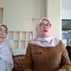 Kepala Dinas Kesehatan Kabupaten Cirebon Hj Eni Suhaeni SKM MKes