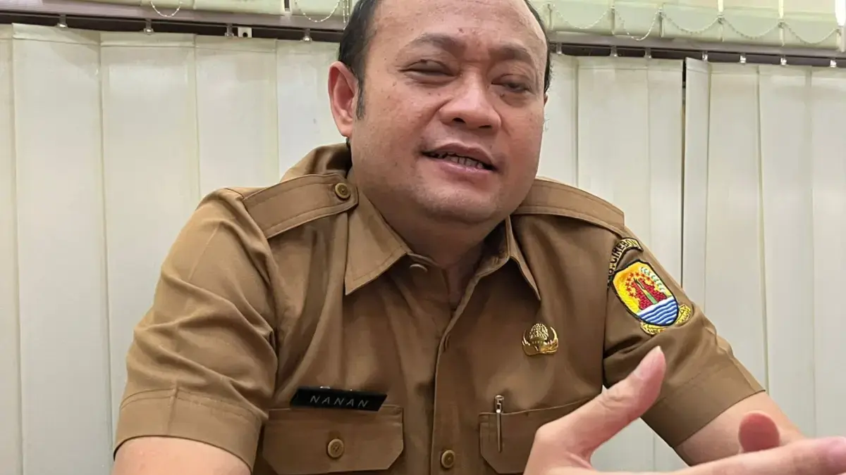 Segera Bentuk Pansel Calon Direksi Baru, Pemkab Targetkan Merger BKC dan BCJ Tuntas di 2027 Asisten Perekonomian dan Pembangunan Kabupaten Cirebon Nanan Abdul Manan SSTP MSi
