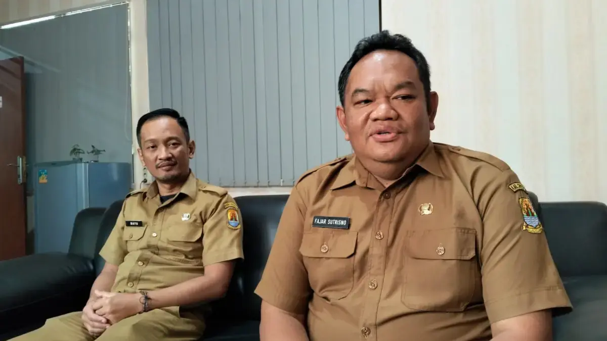 Kepala Disbudpar Fajar Sutrisno SSi didampingi Kabid Promosi dan Ekonomi Kreatif Pariwisata Achmad Bayu Suradi