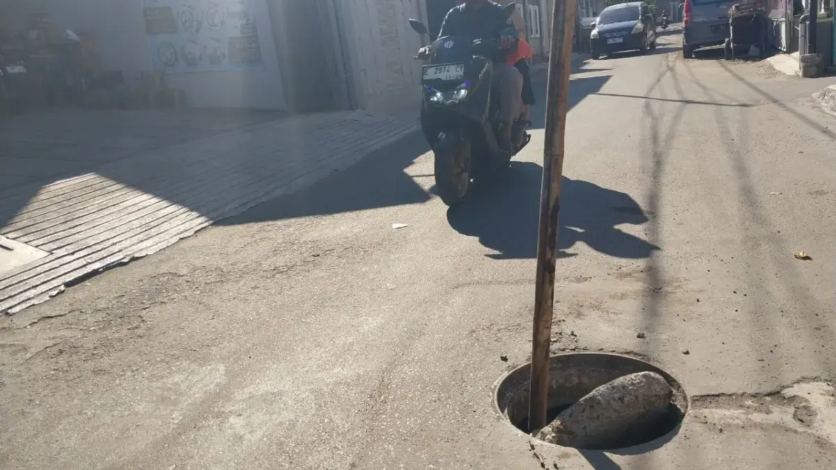 manhole