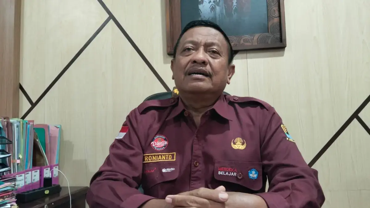 Kepala Dinas Pendidikan Kabupaten Cirebon Ronianto SPd MM
