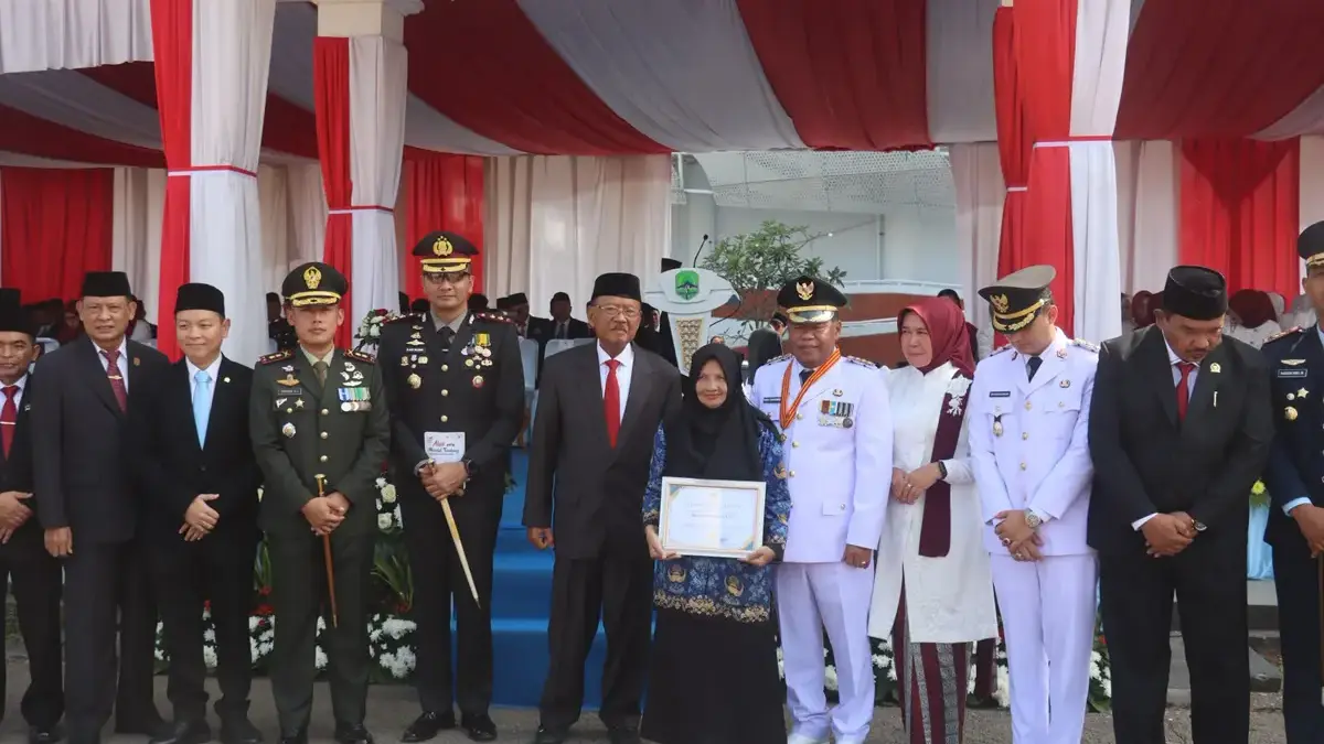 HUT ke-81 RI, Pemkab Majalengka Pamerkan Capaian: Ekonomi Tumbuh 6,86% dan Surplus Beras 122.421 Ton Upacara HUT ke-81 RI tingkat Kabupaten Majalengka