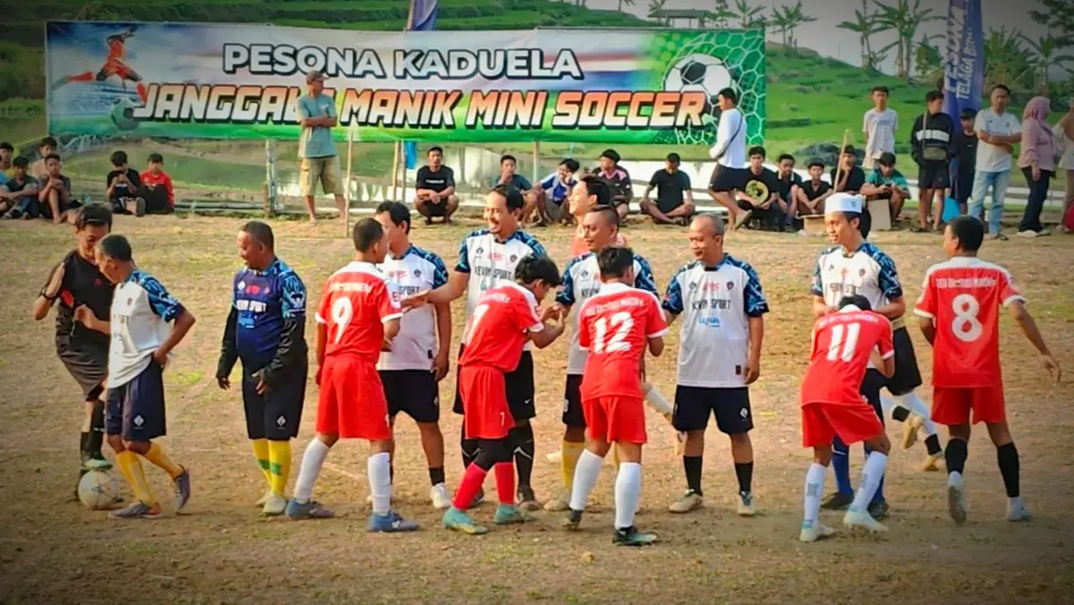 BUMDes Arya Kamuning Kerahkan Karyawan Telaga Biru dan Sideland dalam Lomba Mini Soccer Sambut HUT RI Janggala Manik Mini Soccer, BUMDes Arya Kamuning Kerahkan Karyawan Telaga Biru dan Sideland Rayakan HUT RI ke-