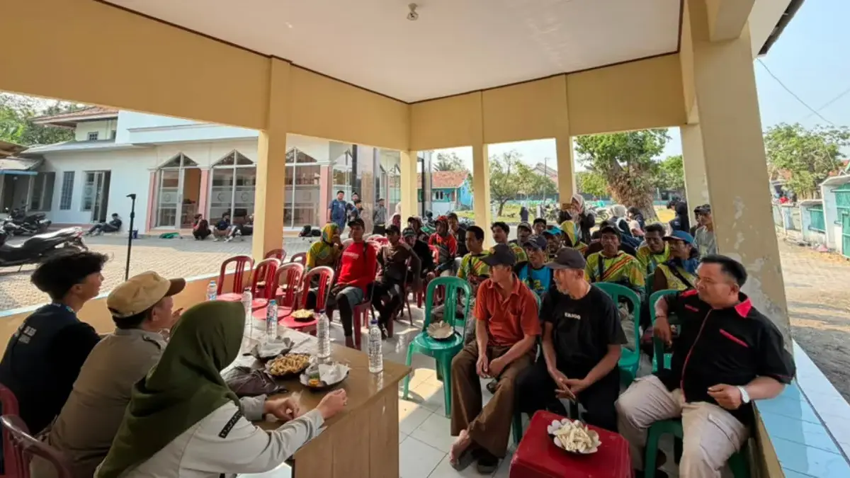 Mahasiswa KKN-T Unma Desa Palasah, Kecamatan Kertajati