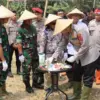 Polres Kuningan bersama Dinas Ketahanan Pangan dan Pertanian Kabupaten Kuningan