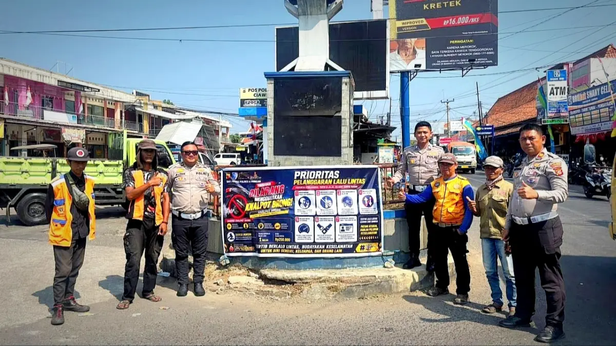 Satlantas Kuningan Turun ke Jalan dengan Patroli dan Imbauan Langsung