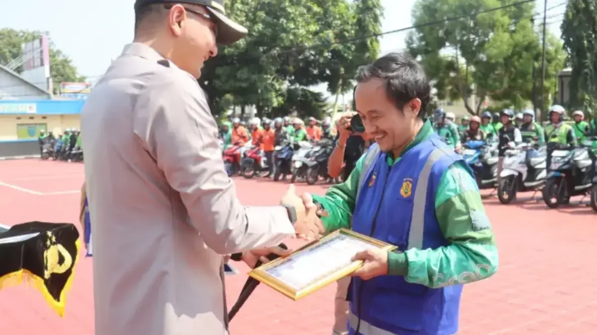 Kapolres Majalengka AKBP M Aldy Sulaiman beri penghargaan