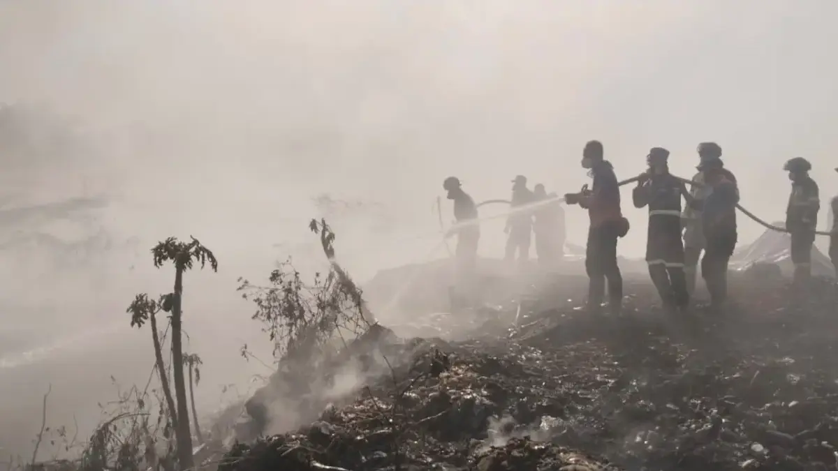 Hari Kedua Kebakaran TPSA Ciniru Kuningan, BPBD Jabar Perkuat Penanganan Ist