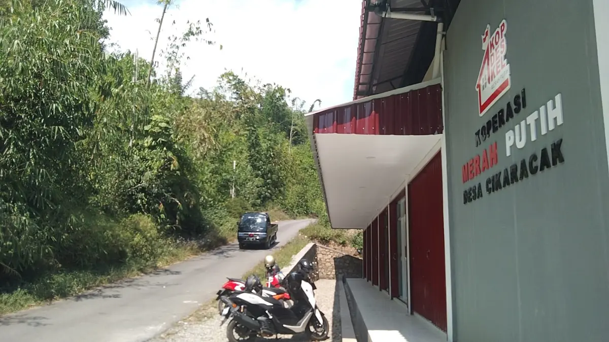 Viral Disebut Jauh dari Permukiman, Kades Cikaracak Luruskan Lokasi KDMP di Kaki Gunung Ciremai Kopdes di kaki gunung Ciremai