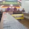 Polisi mengamankan barang bukti berupa 51,05 gram sabu dan 3.805 butir obat keras