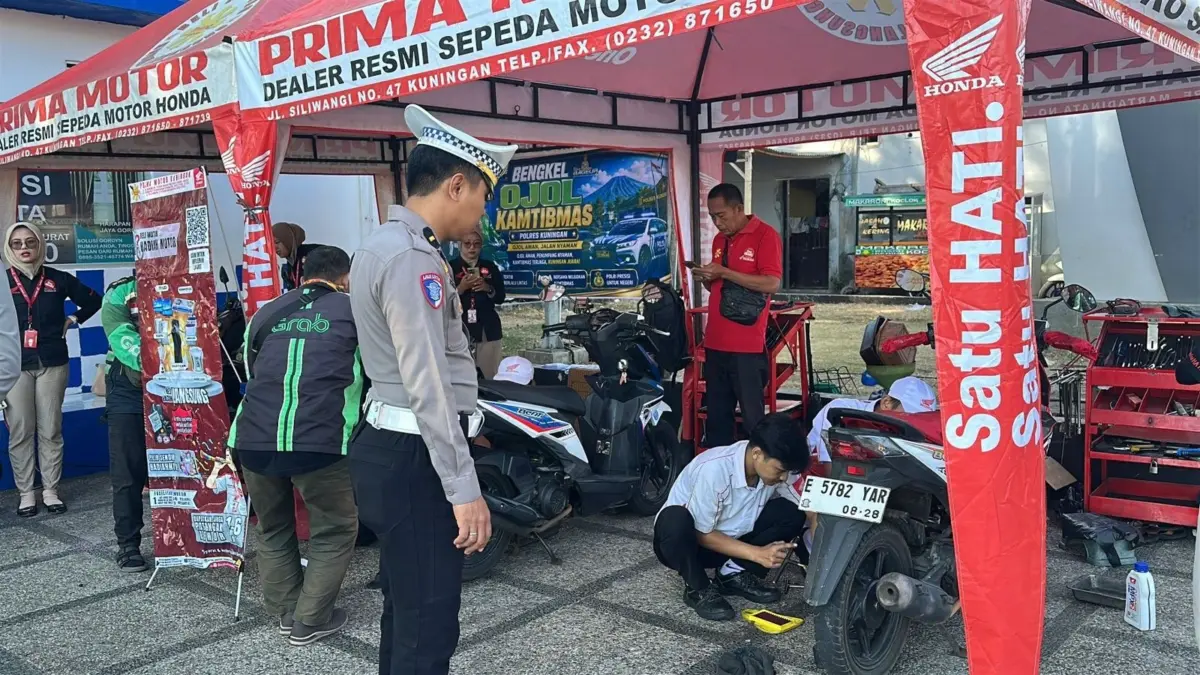 Puluhan Ojol Kuningan Dapat Servis Motor dan Ganti Oli Gratis Ist