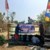 Warga Kedung Kencana gotong royong