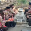 Ziarah kubur hari pramuka