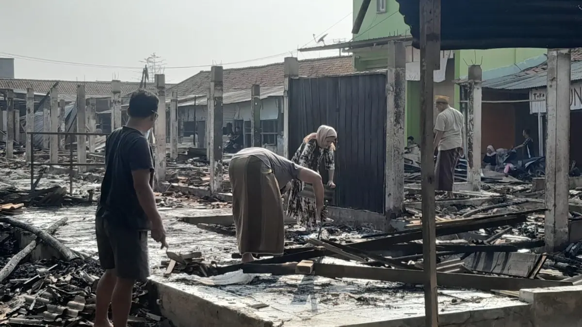 Pedagang Desak Usut Tuntas Penyebab Kebakaran, Pasar Tegalgubug Dua Kali Terbakar dalam Sepekan kebakaran