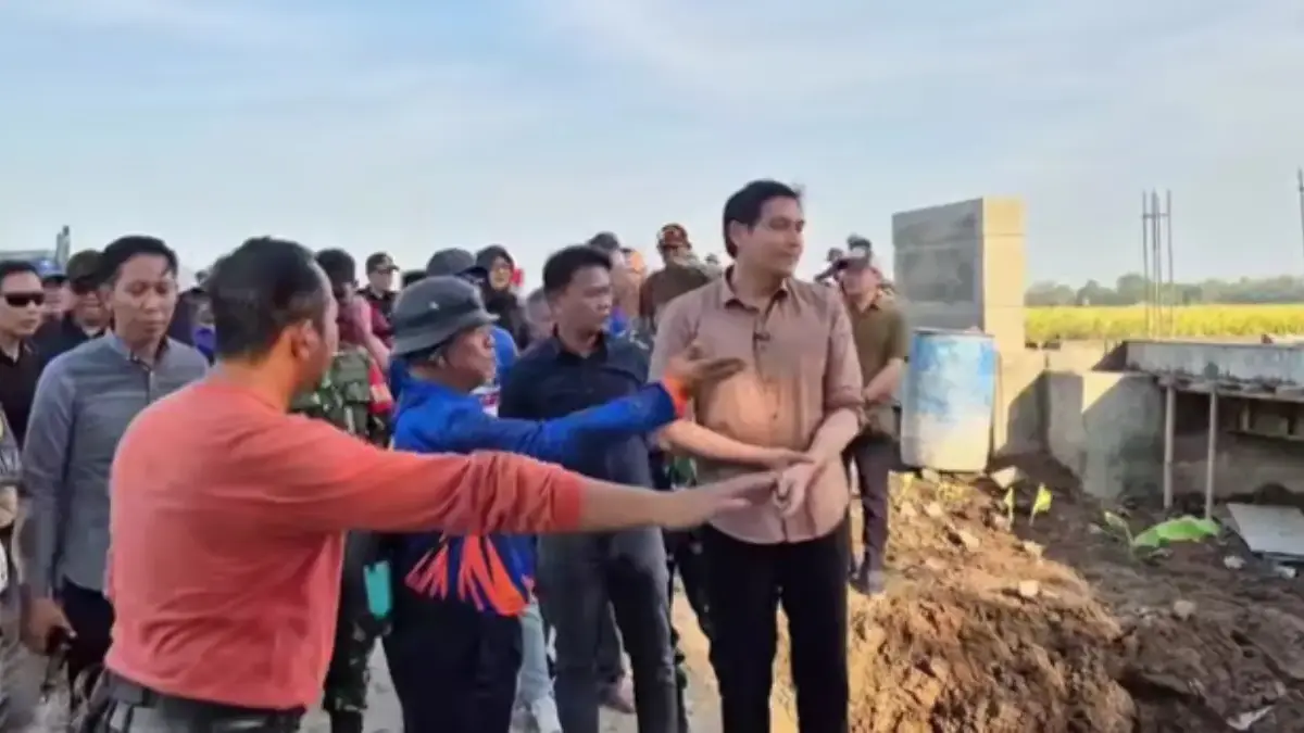 Bupati Indramayu Larang Truk Lewat Jembatan di Desa Jatimulya Bupati Lucky Tinjau Jembatan di Desa Jatimulya