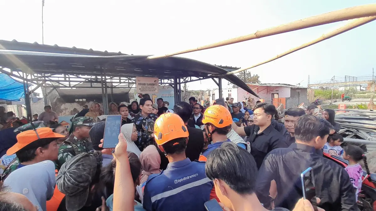 Bupati Lucky beri bantuan korban kebakaran