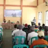 Anggota DPRD Jawa Barat dari Fraksi PAN Toto Suharto SFarm Apt menyerap aspirasi masyarakat Desa Indapatra