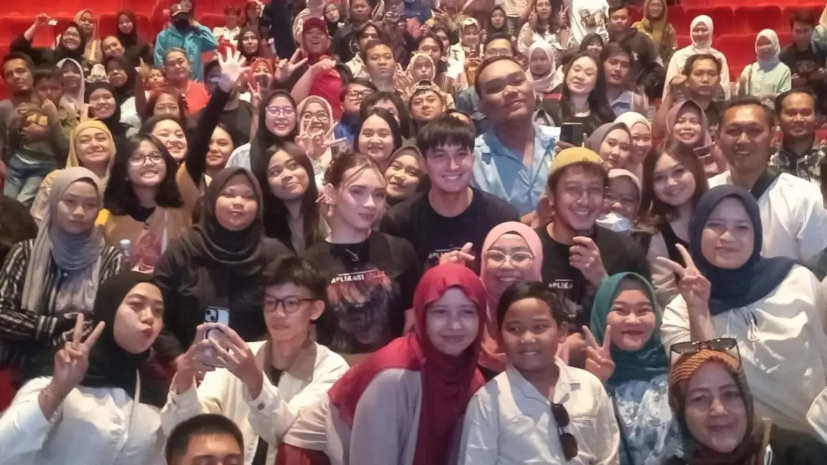 Sutradara dan Pemain Film Aplikasi Iblis Sapa Penonton di Cirebon film Aplikasi Iblis