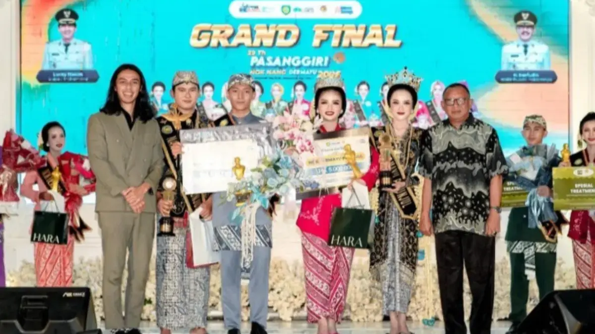 Dini dan Revanza (tengah) berhasil meraih gelar Nok Nang Dermayu 2026
