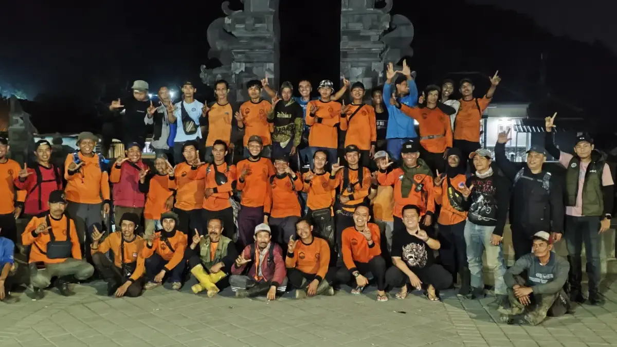 3 Hari di Medan Terjal Karhutla Ciremai, Kolaborasi Pemerintah dan Relawan MPA Sukses Padamkan Karhutla Relawan Masyarakat Peduli Api Paguyuban Silihwangi Majakuning setelah 3 hari berjibaku padamkan Karhutla.