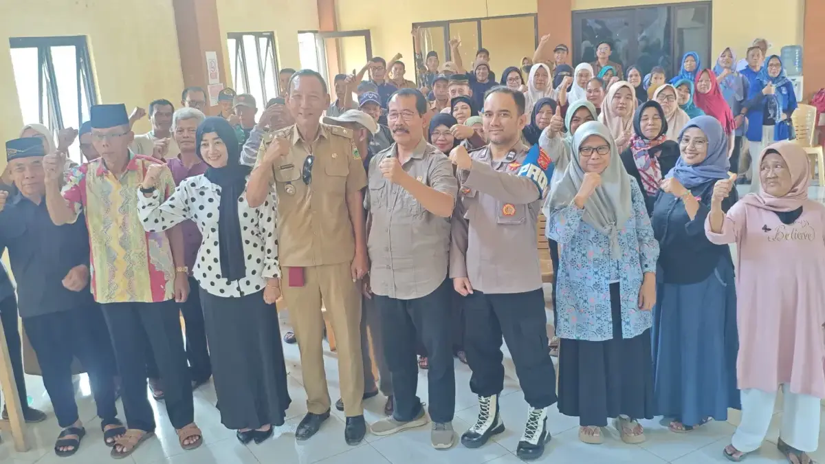 Warga Rajawetan Curhat Jalan Rusak dan Data Bansos ke Toto Suharto, Siap Dikawal ke Pemprov Jabar Warga Rajawetan curhat jalan rusak dan data Bansos ke Toto Suharto