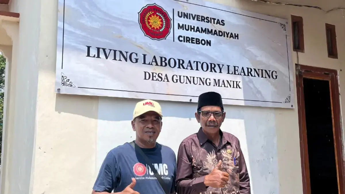 Dosen UMC Johan MT bersama Kuwu Desa Gunungmanik, Jauhari Harianto.