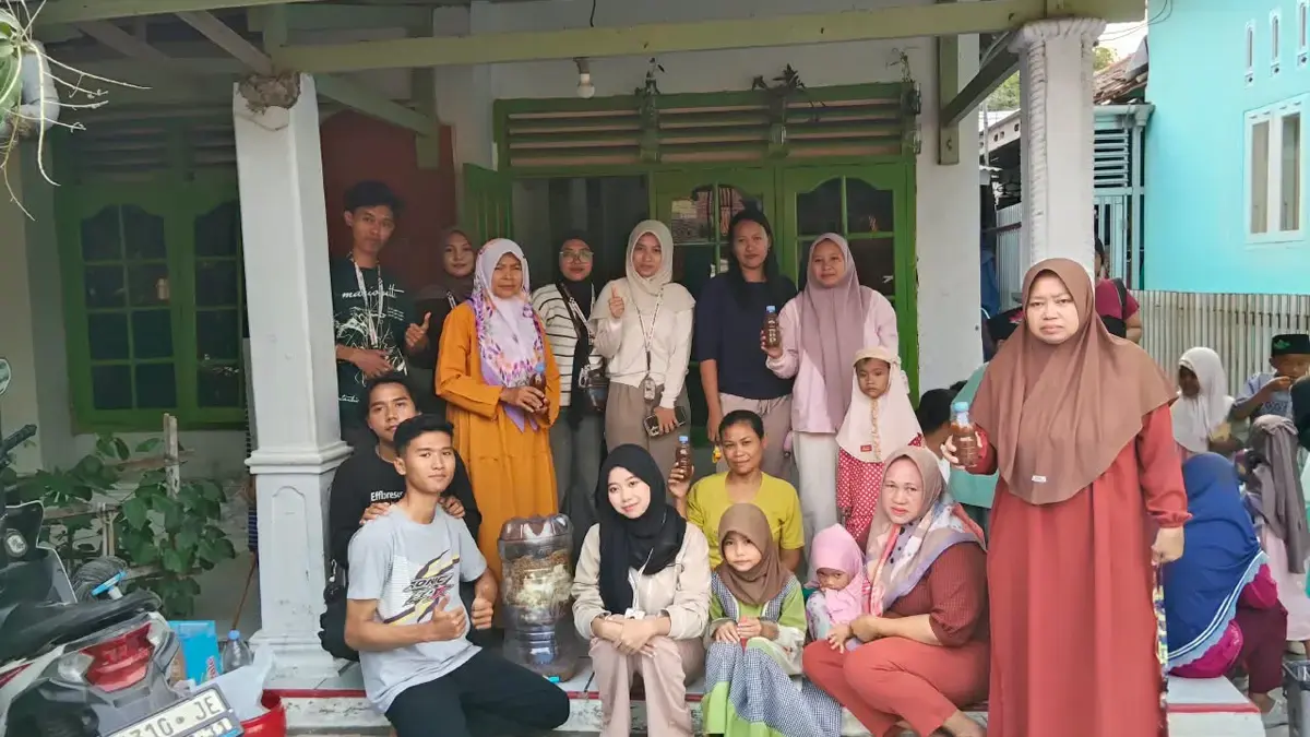 Mahasiswa Kuliah Kerja Mahasiswa (KKM) UMC Kelompok 29