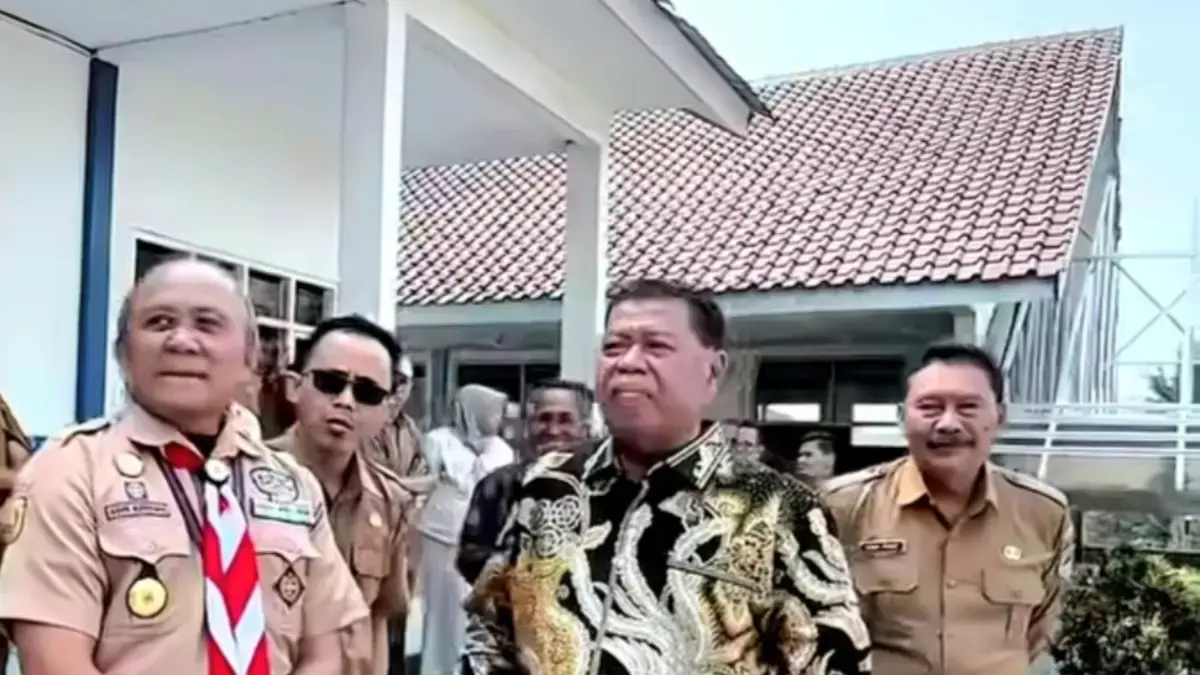 Program Revitalisasi Sekolah Mampu Tingkatkan Kualitas KBM Bupati Majalengka Drs H Eman Suherman MM didampingi Kepala Dinas Pendidikan Majalengka H Rd Muhamad Umar Ma’ru