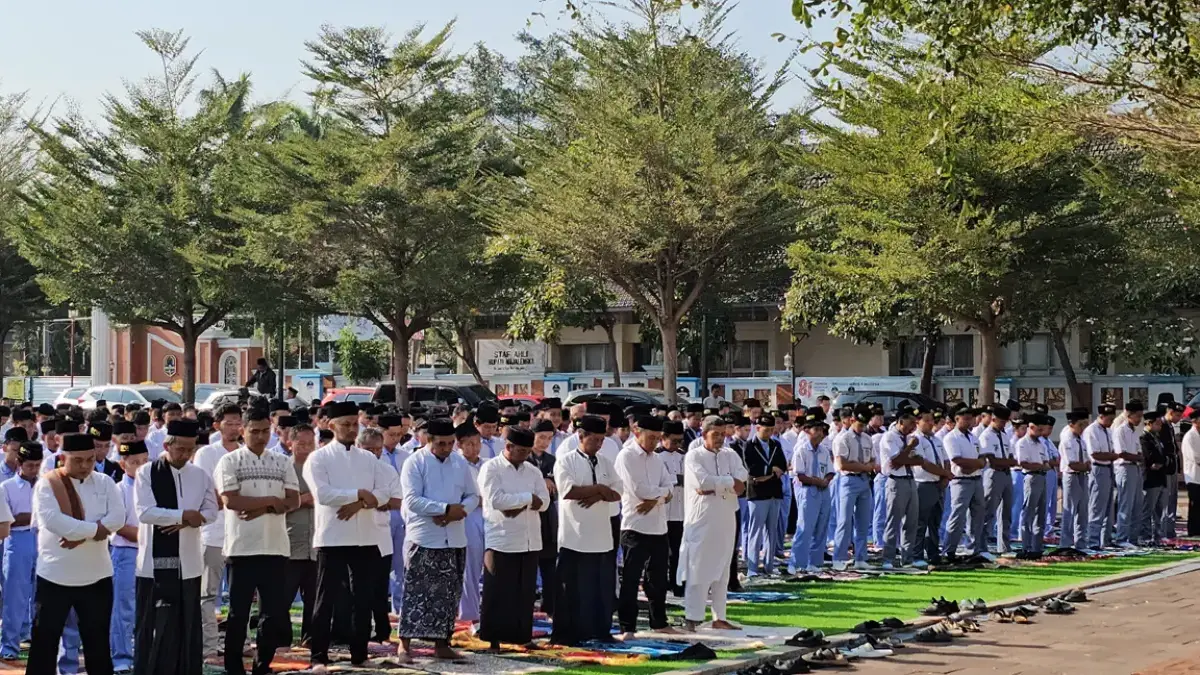 Kemarau Panjang, Ribuan Warga Salat Istisqa di Alun-alun Salat Istisqa