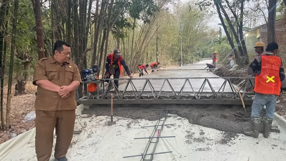 Dari APBD Murni Hanya Rp5,3 Miliar untuk Perbaikan Delapan Ruas Jalan di Kota Cirebon Kepala Bidang Bina Marga DPUTR Kota Cirebon Totong Rusmawan