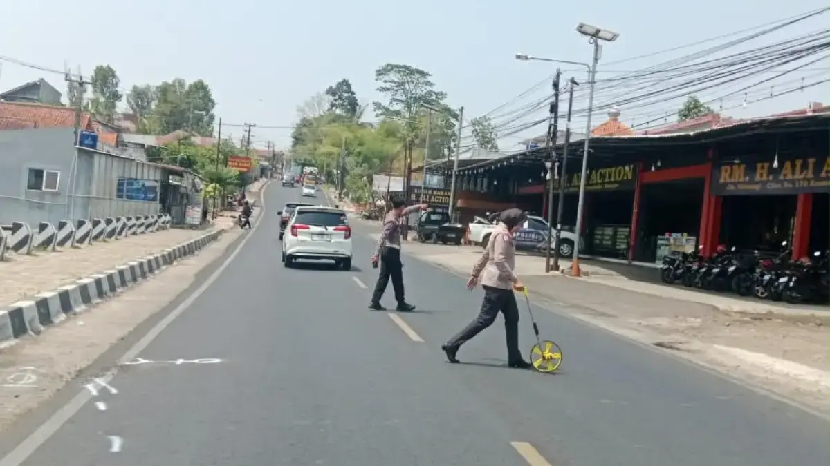 Polisi mengidentifikasi kendaraan yang terlibat tabrak lari di Jalan Raya Desa Cilowa, Kecamatan Kramatmulya.
