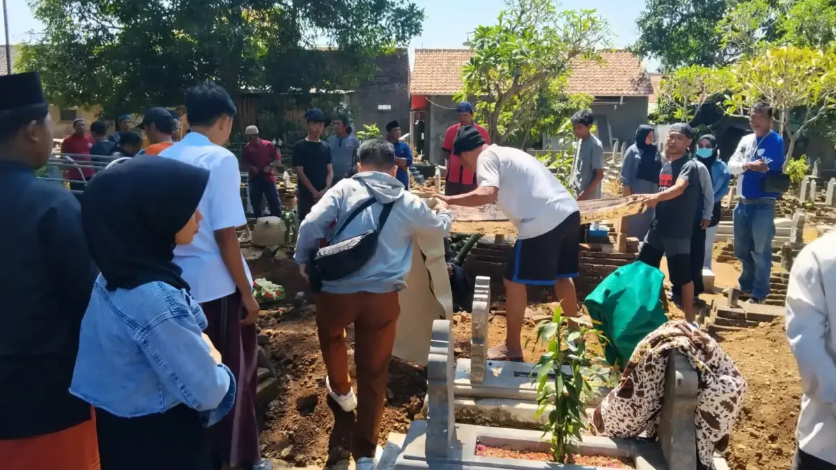 Tower Roboh, Aminudin Pergi Meninggalkan Istri dan Dua Anak, Keluarga Minta Pertanggung Jawaban KORBAN TOWER ROBOH